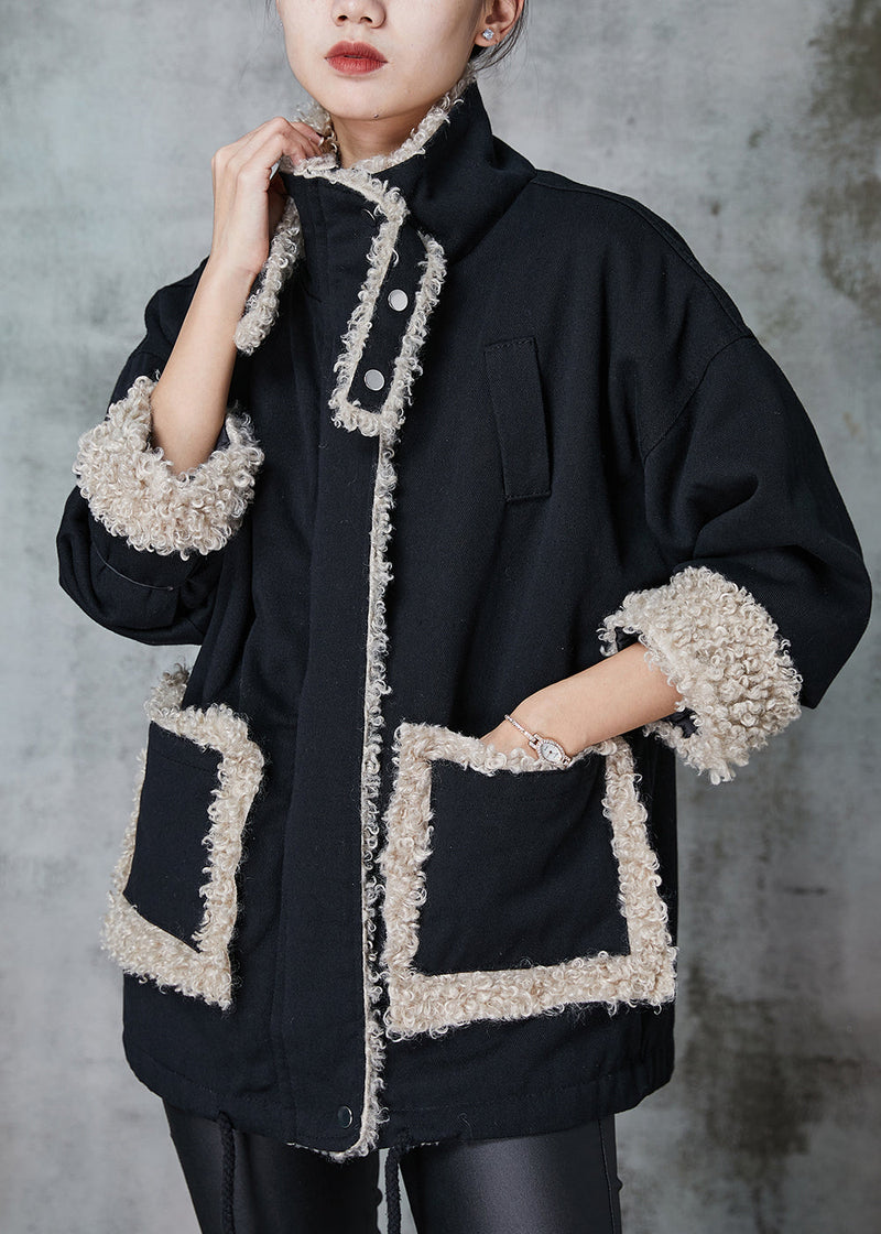 Well Tailored Coat with a Graceful Silhouette