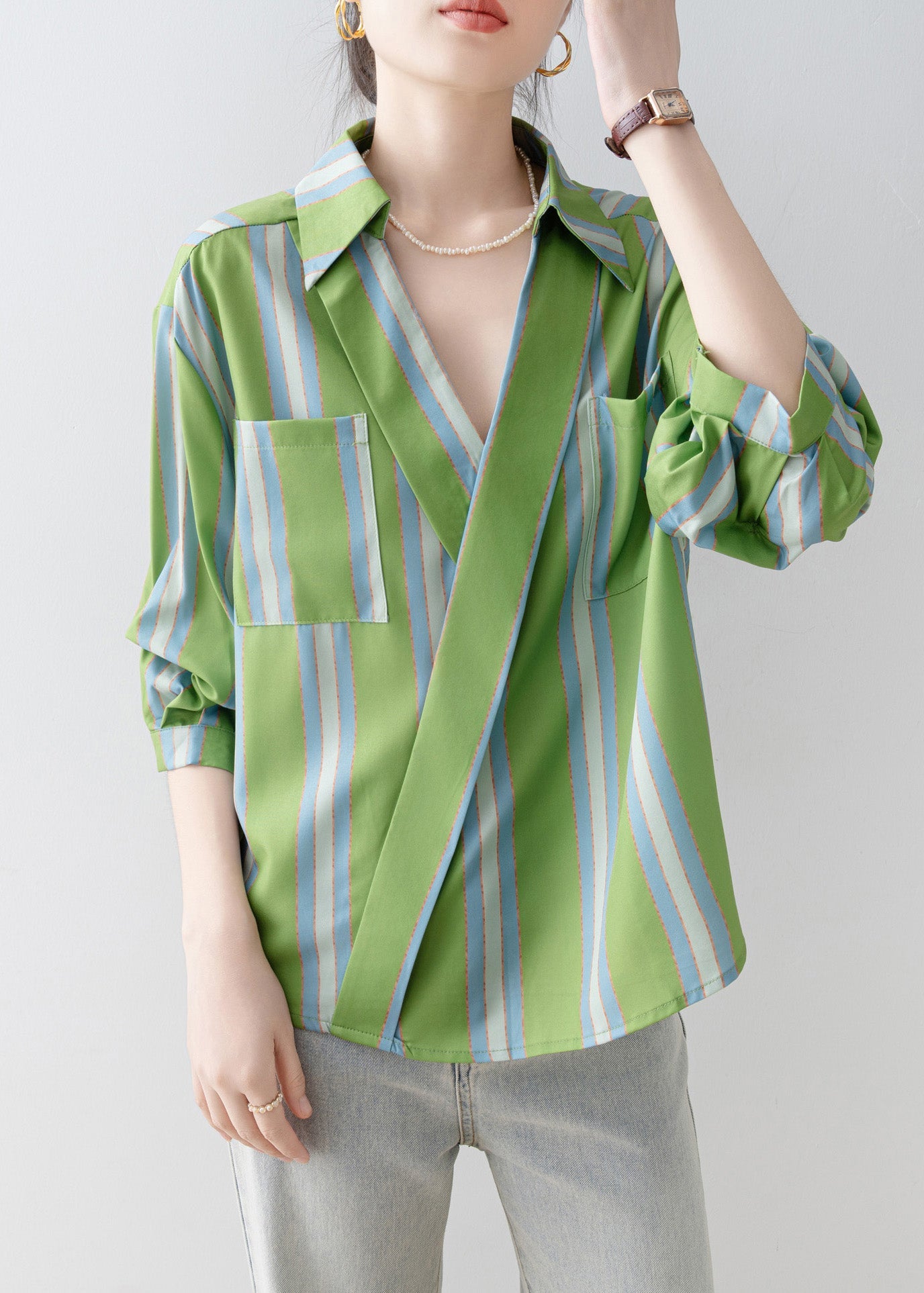 Classic Vintage Shirt with a Flattering Fit
