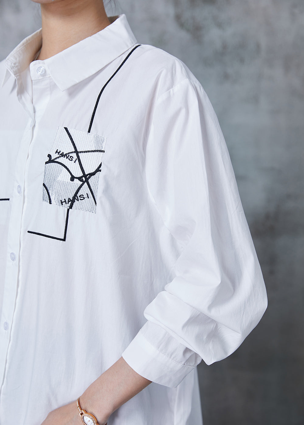 Well Tailored Shirt with a Graceful Silhouette