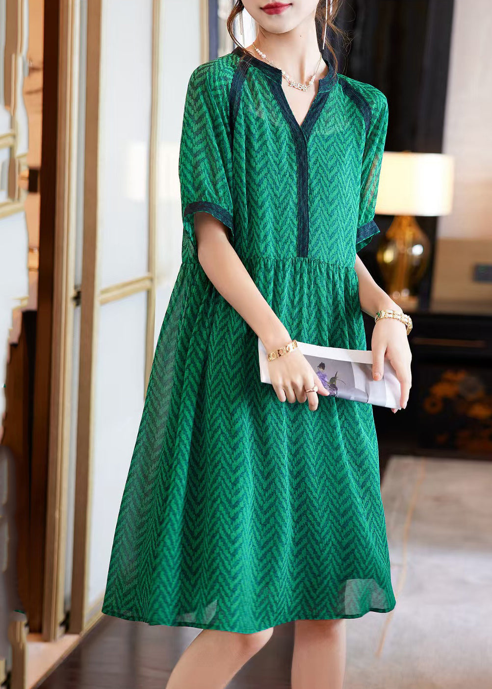 Classic Vintage Dress with a Flattering Fit