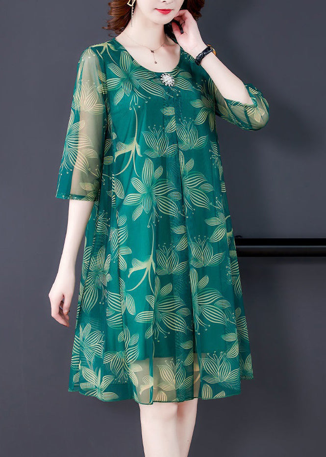 Well Tailored Dress with a Graceful Silhouette