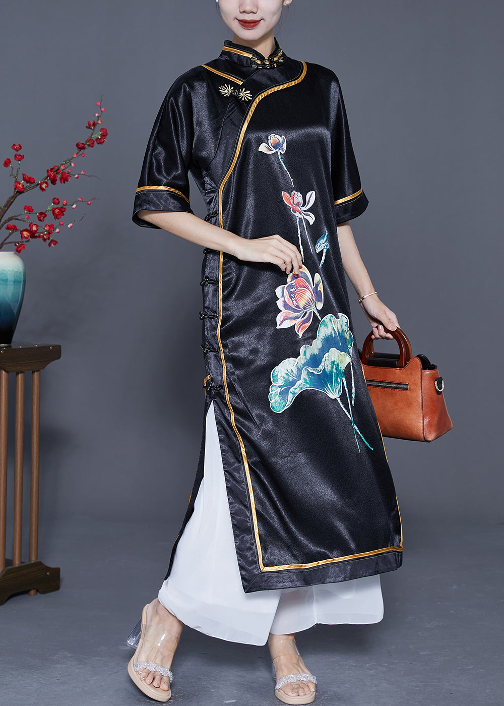 Gracefully Styled Dress for Any Occasion