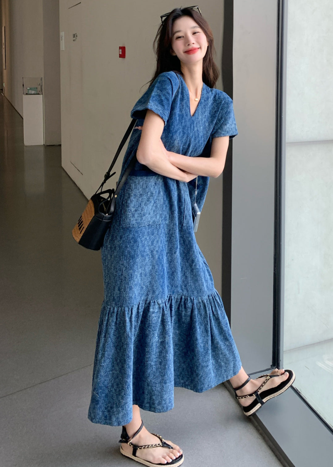 Beautifully Finished Dress in a Timeless Design
