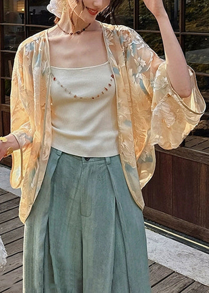 Well Tailored Coat with a Graceful Silhouette