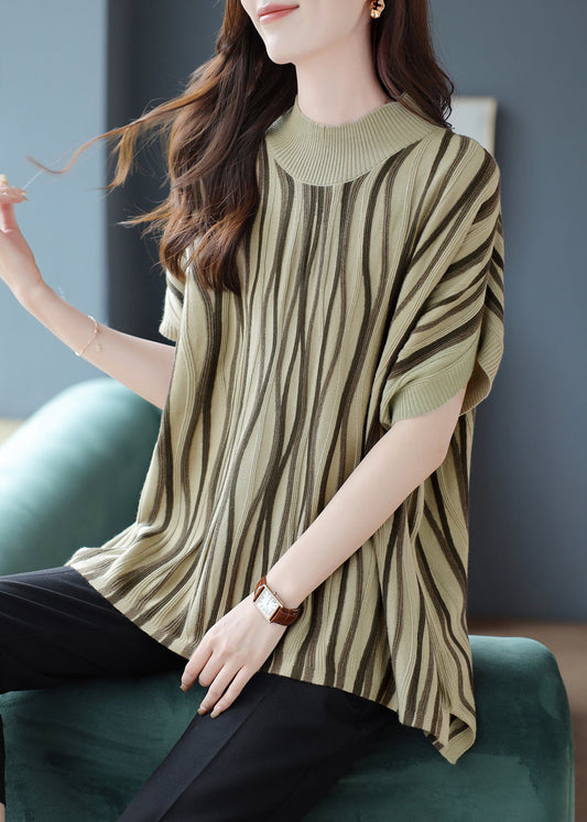 Well Tailored Sweater with a Graceful Silhouette