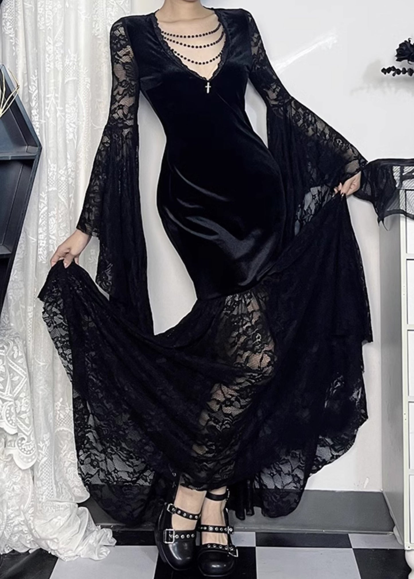 Classic Vintage & Enduringly Stylish Dress
