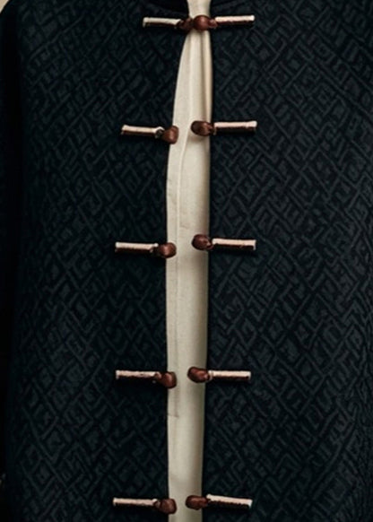 Beautifully Finished Coat in a Timeless Design