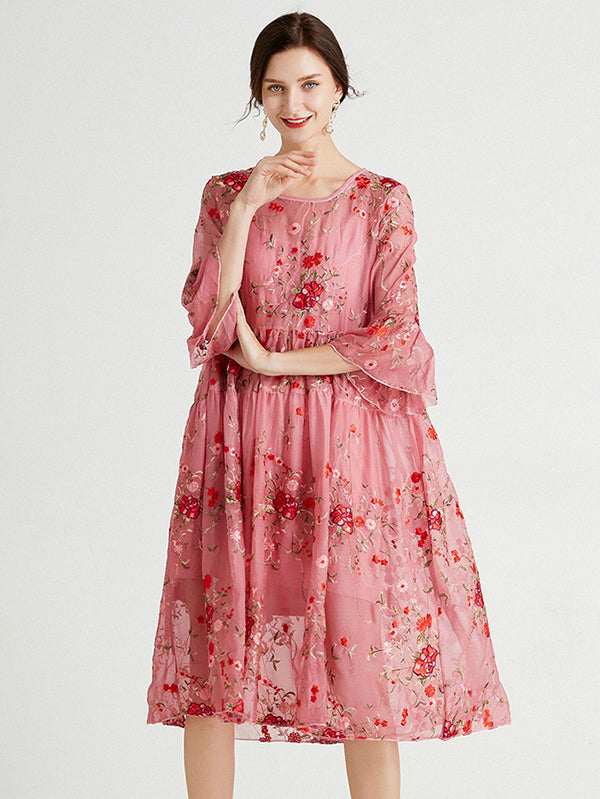 Effortlessly Elegant Dress with a Timeless Design