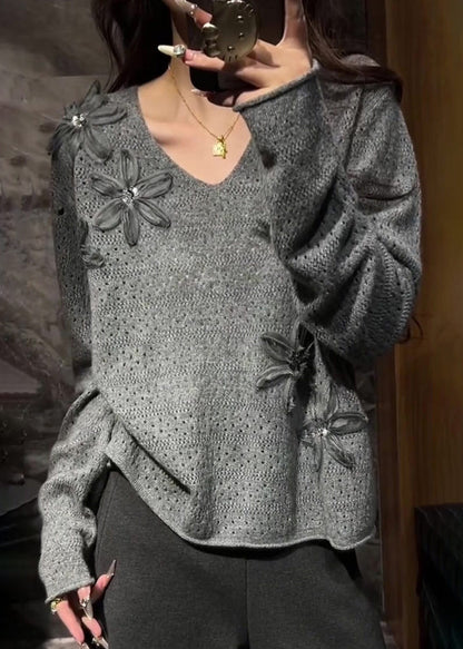 Effortlessly Elegant Sweater with a Timeless Design