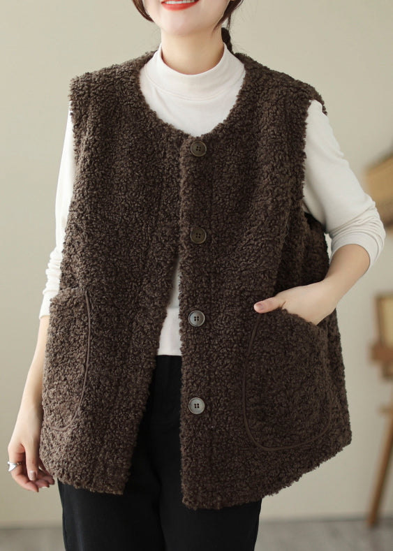 Effortlessly Elegant Garment with a Timeless Design
