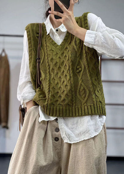 Effortlessly Elegant Garment with a Timeless Design