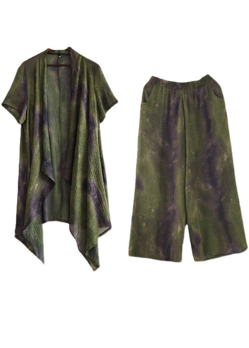 Classic Vintage Garment with a Flattering Fit