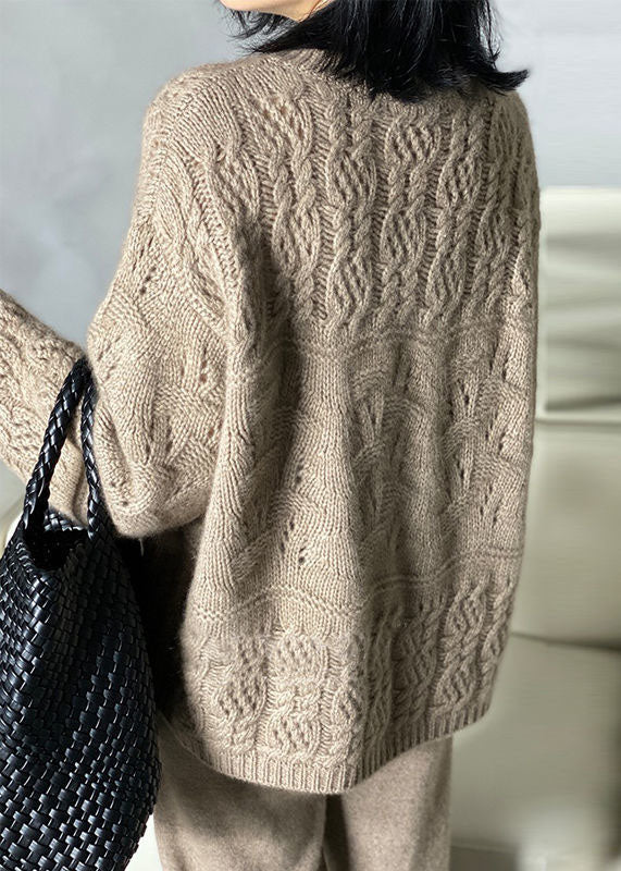 Well Tailored Top with a Graceful Silhouette