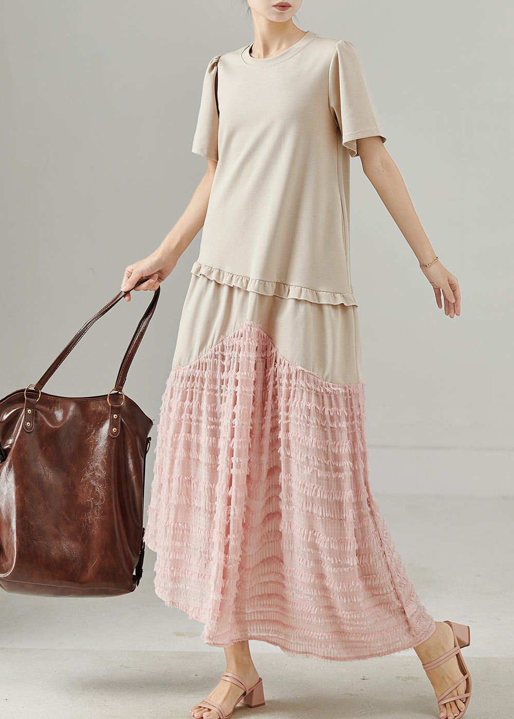 Effortlessly Elegant Dress with a Timeless Design
