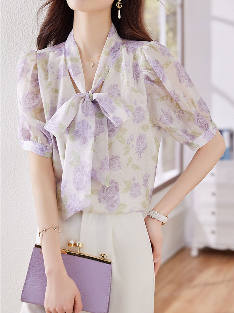Well Tailored Top with a Graceful Silhouette