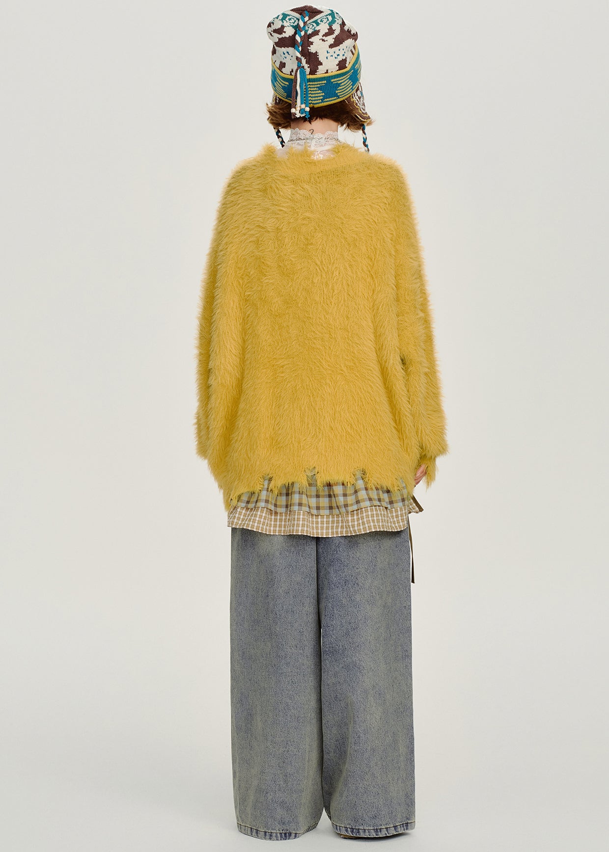 Classic Vintage Sweater with a Flattering Fit