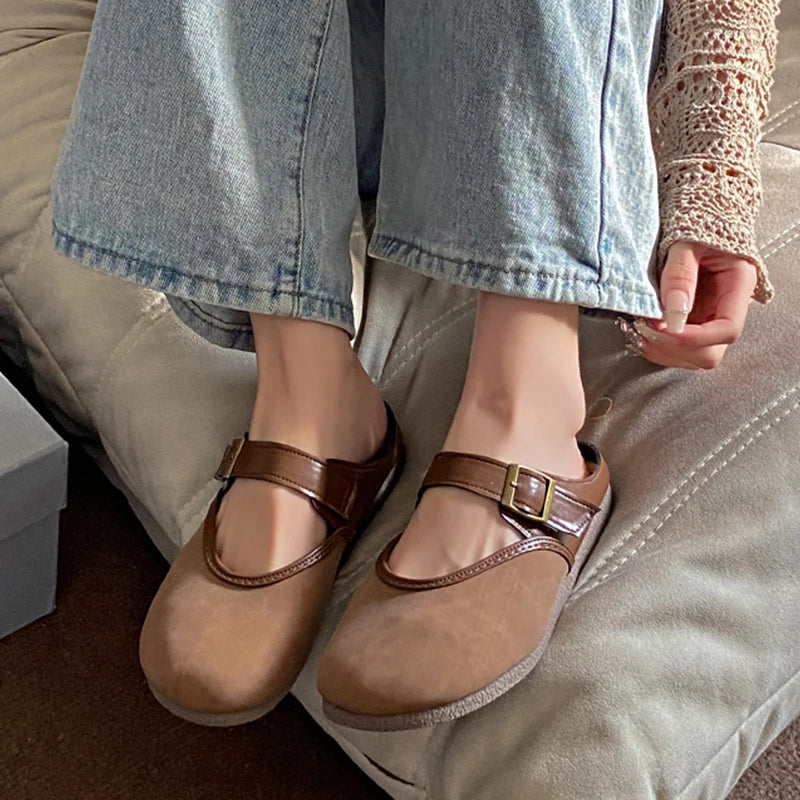 Graceful Orthopedic Sandals for Modern Look