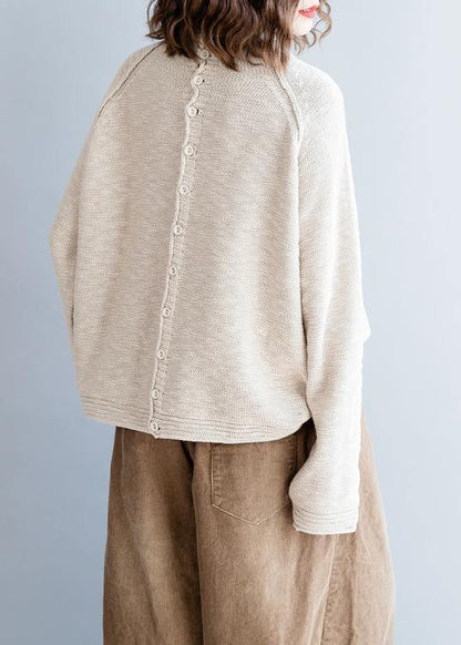 Classic Vintage Blouse with a Flattering Fit