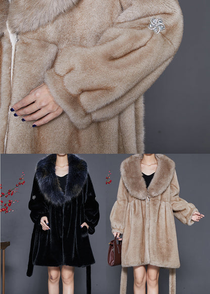 Classic Vintage & Enduringly Stylish Coat