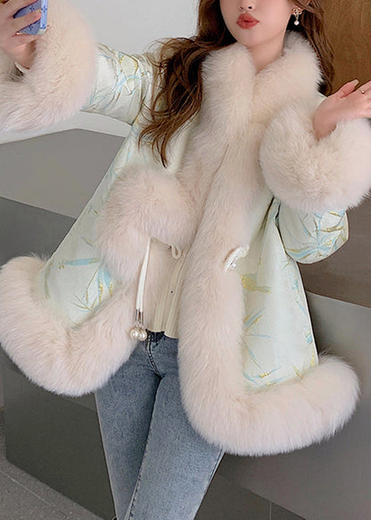 Effortlessly Elegant Coat with a Timeless Design