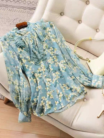 Classic Vintage Blouse with a Flattering Fit