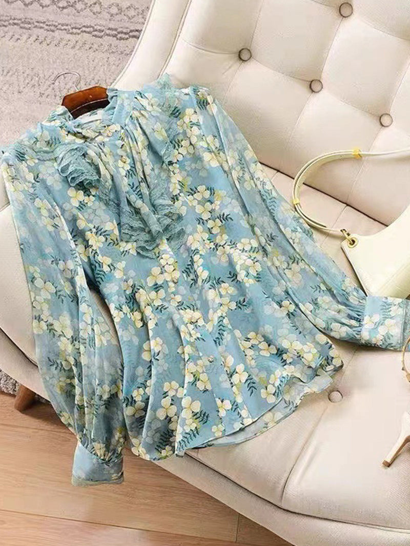 Classic Vintage Blouse with a Flattering Fit