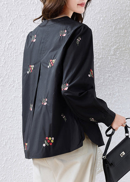 Effortlessly Elegant Top with a Timeless Design