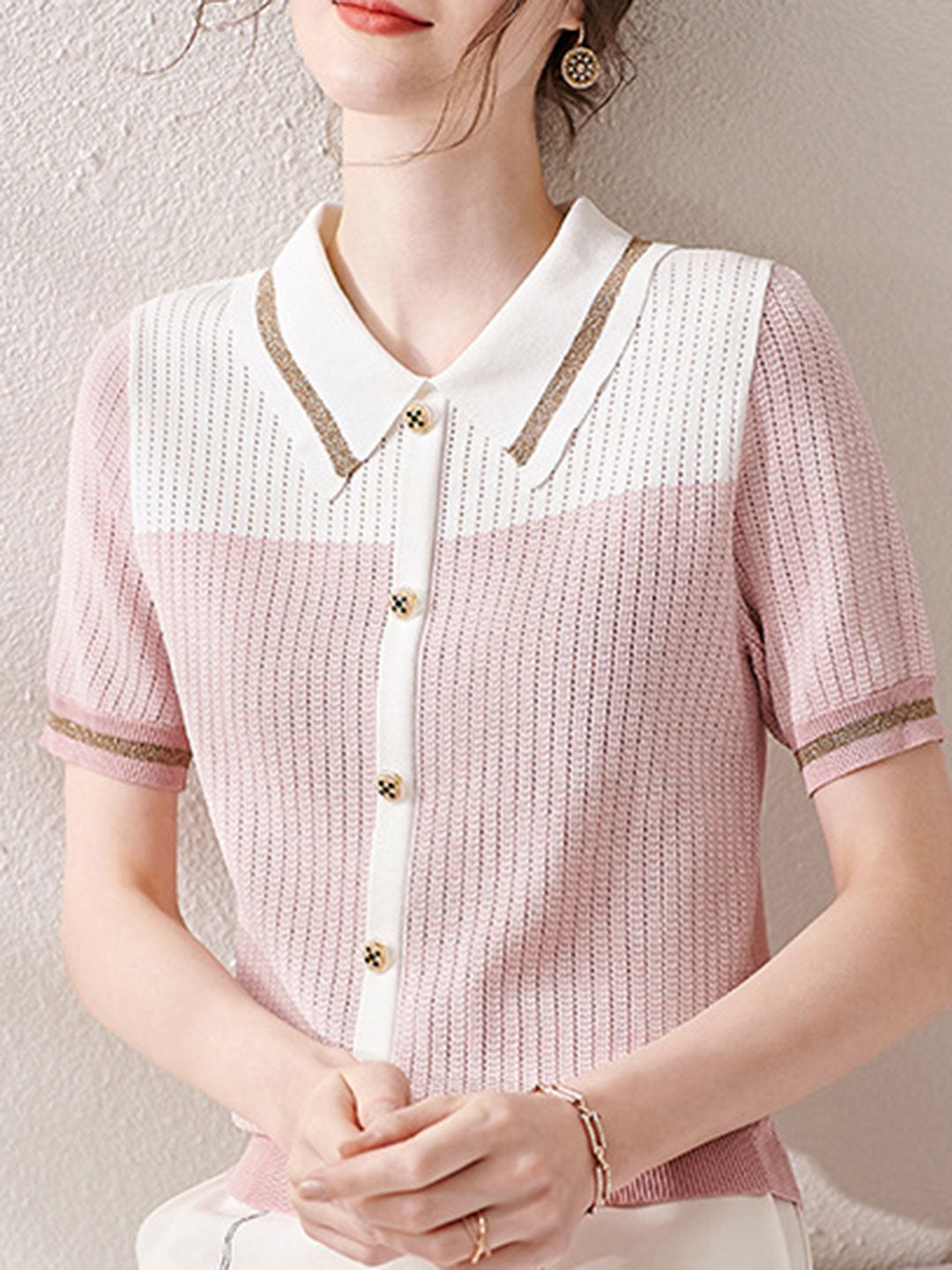 Classic Vintage Sweater with a Flattering Fit