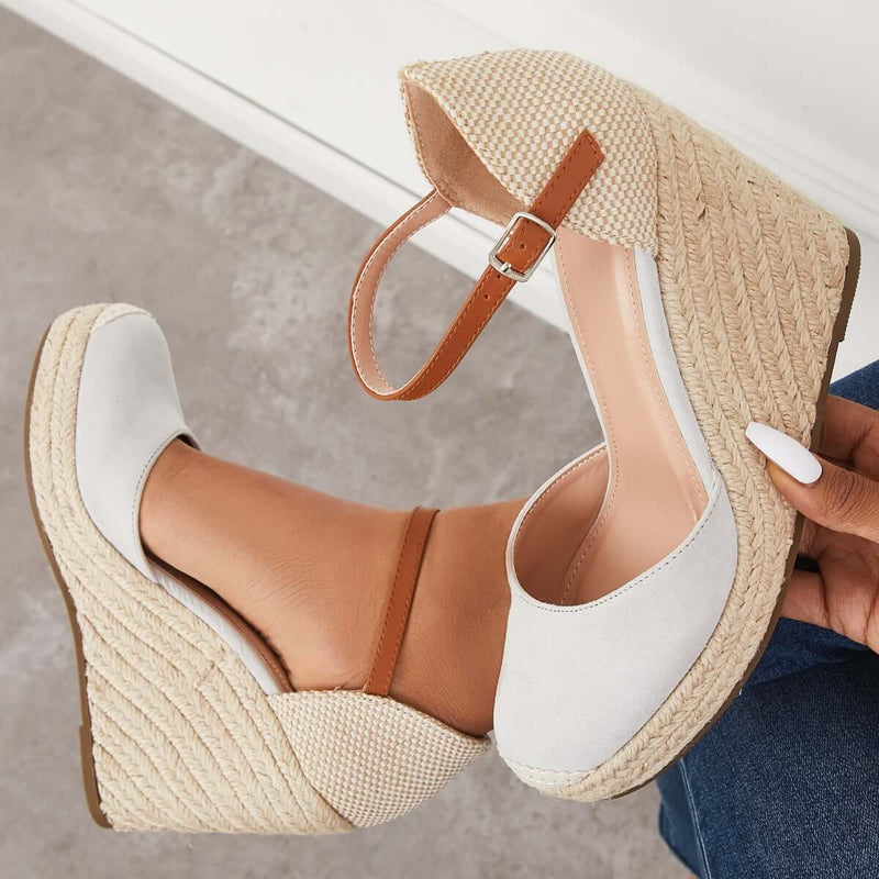 Chic Orthopedic Sandals with Unique Design