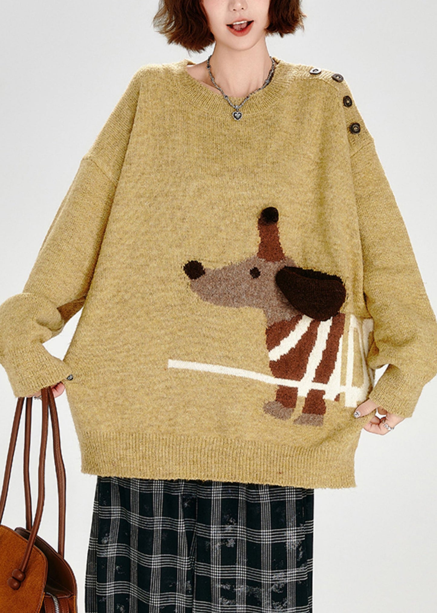 Well Tailored Sweater with a Graceful Silhouette