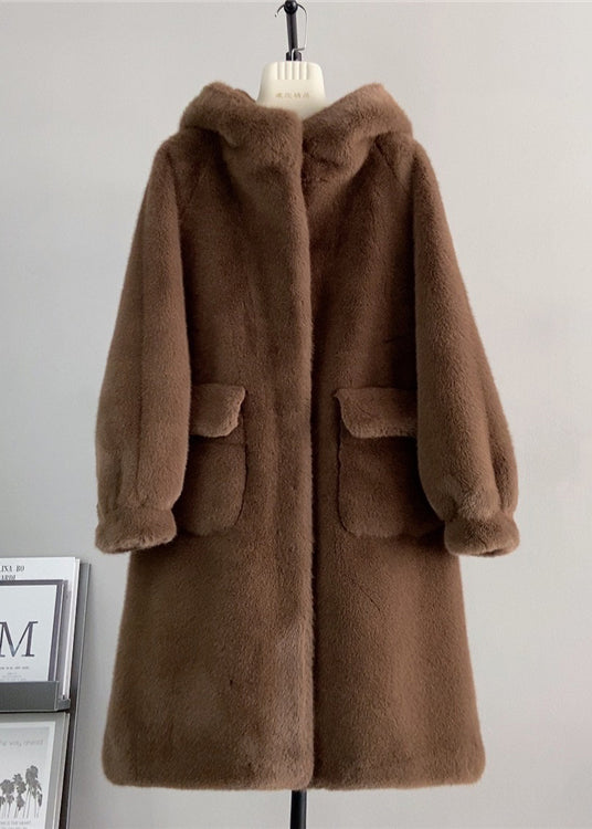 Beautifully Finished Coat in a Timeless Design
