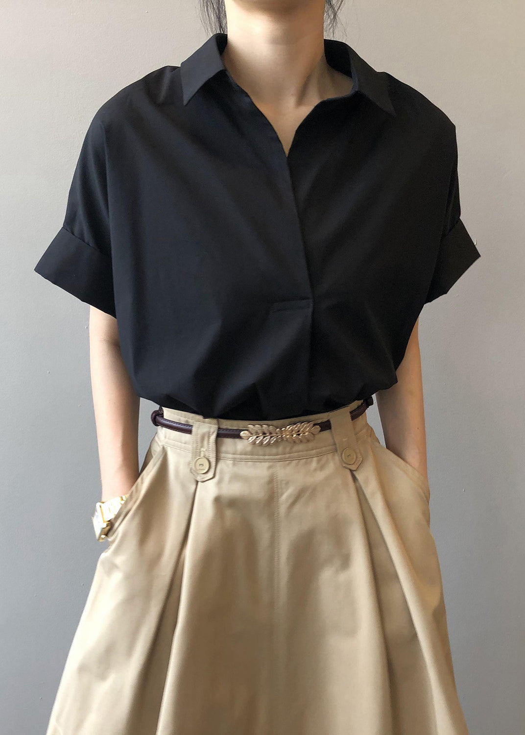 Classic Vintage Blouse with a Flattering Fit