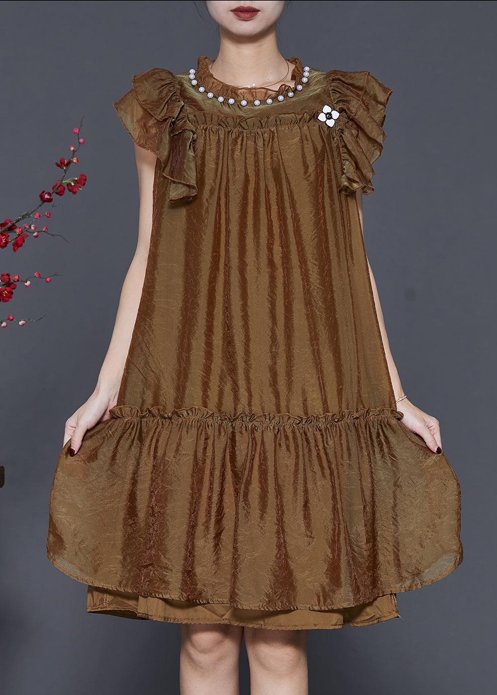 Beautifully Finished Dress in a Timeless Design