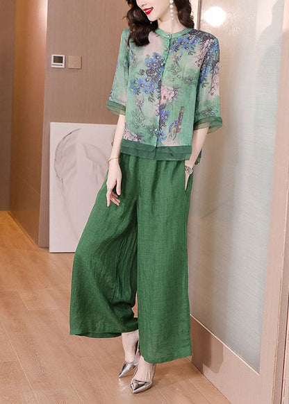 Effortlessly Elegant Garment with a Timeless Design