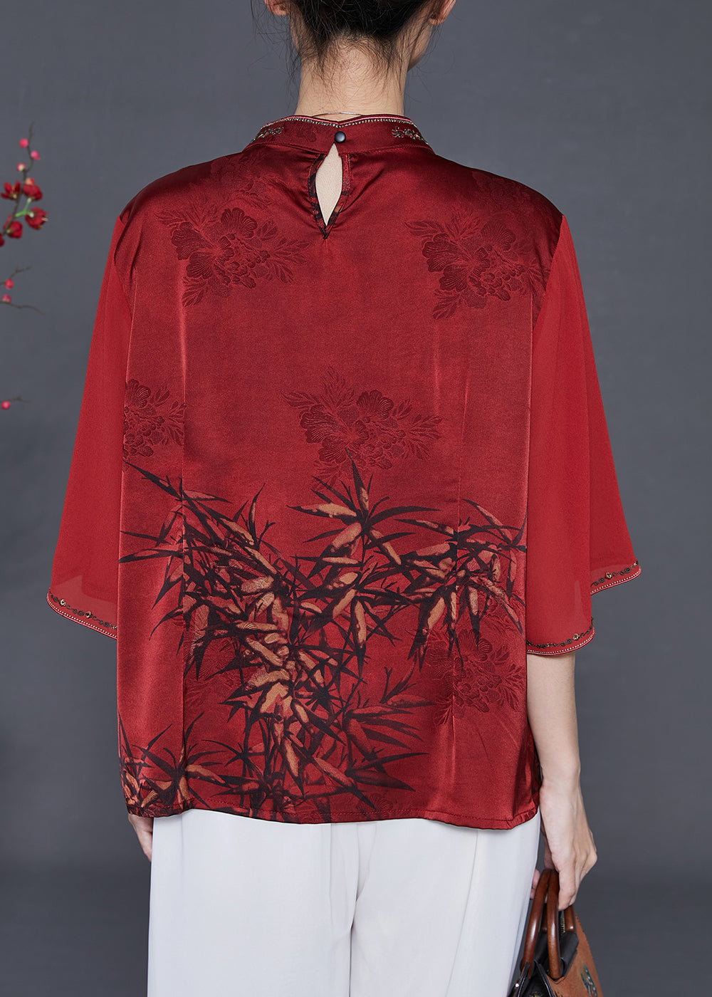 Classic Vintage Shirt with a Flattering Fit
