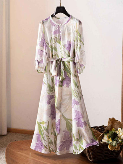 Classic Vintage Dress with a Flattering Fit