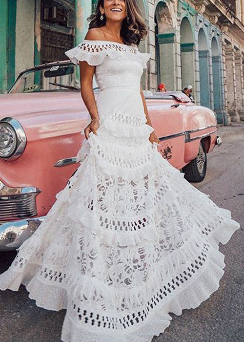 Effortlessly Elegant Dress with a Timeless Design