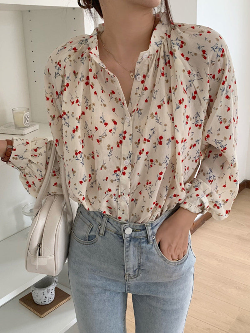 Classic Vintage Blouse with a Flattering Fit