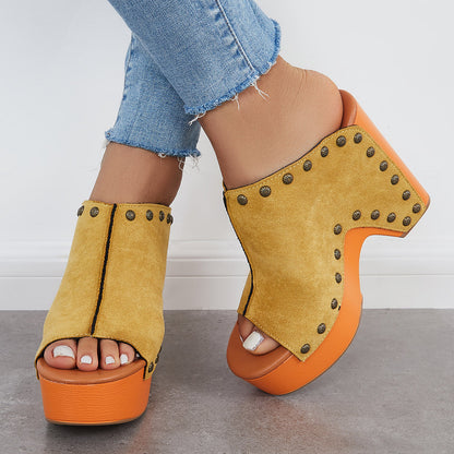 Chic Orthopedic Sandals with Unique Design