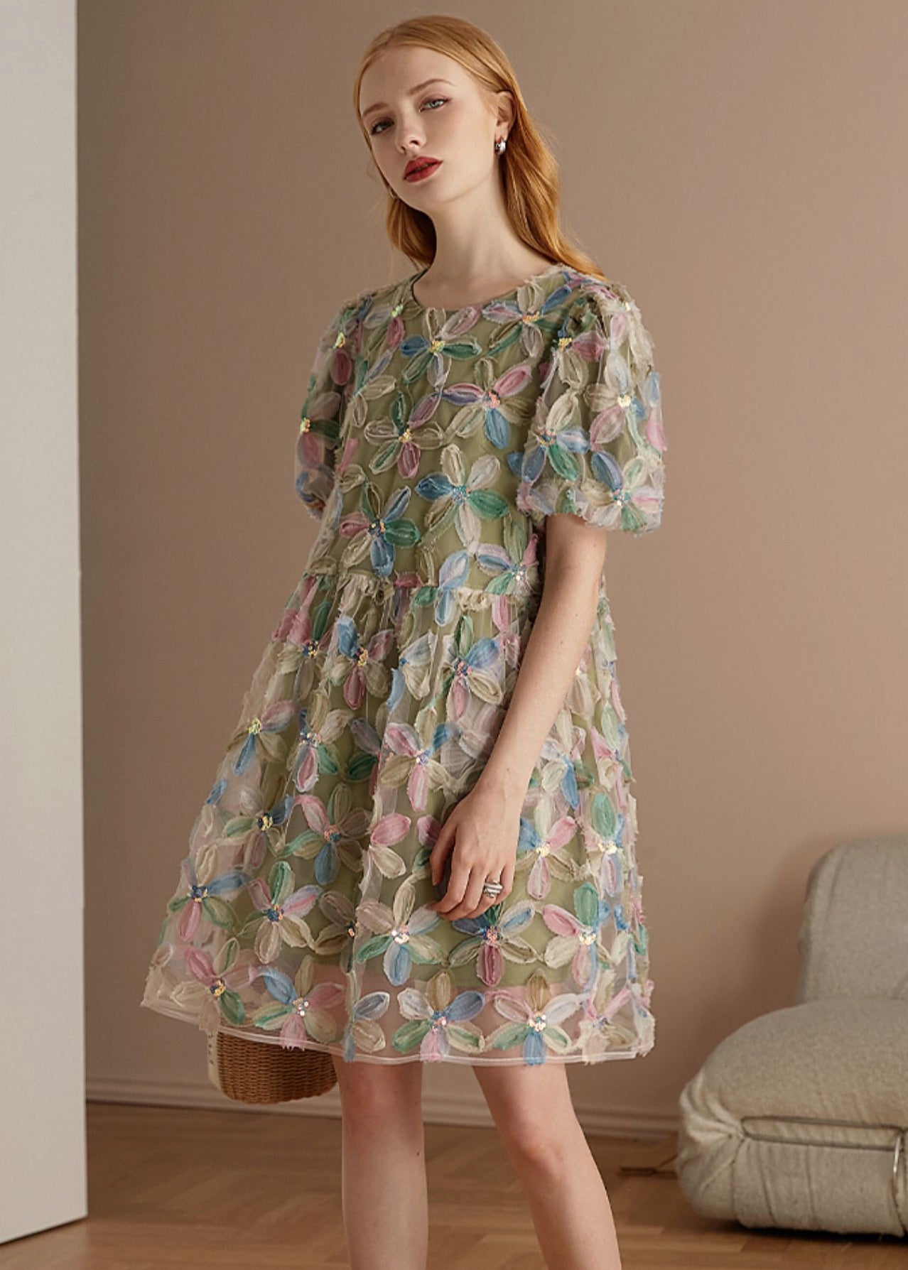 Well Tailored Dress with a Graceful Silhouette