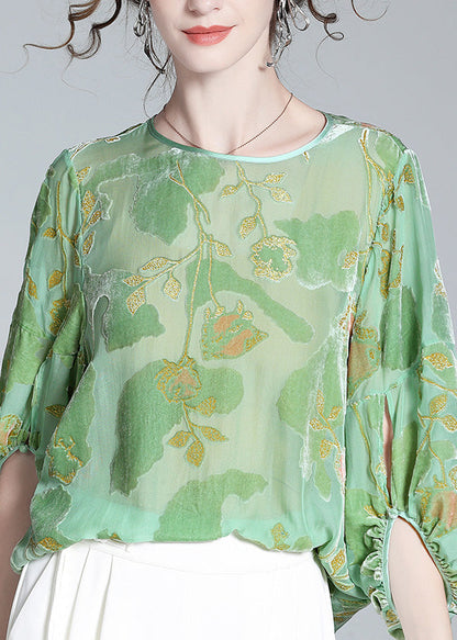 Beautifully Finished Top in a Timeless Design