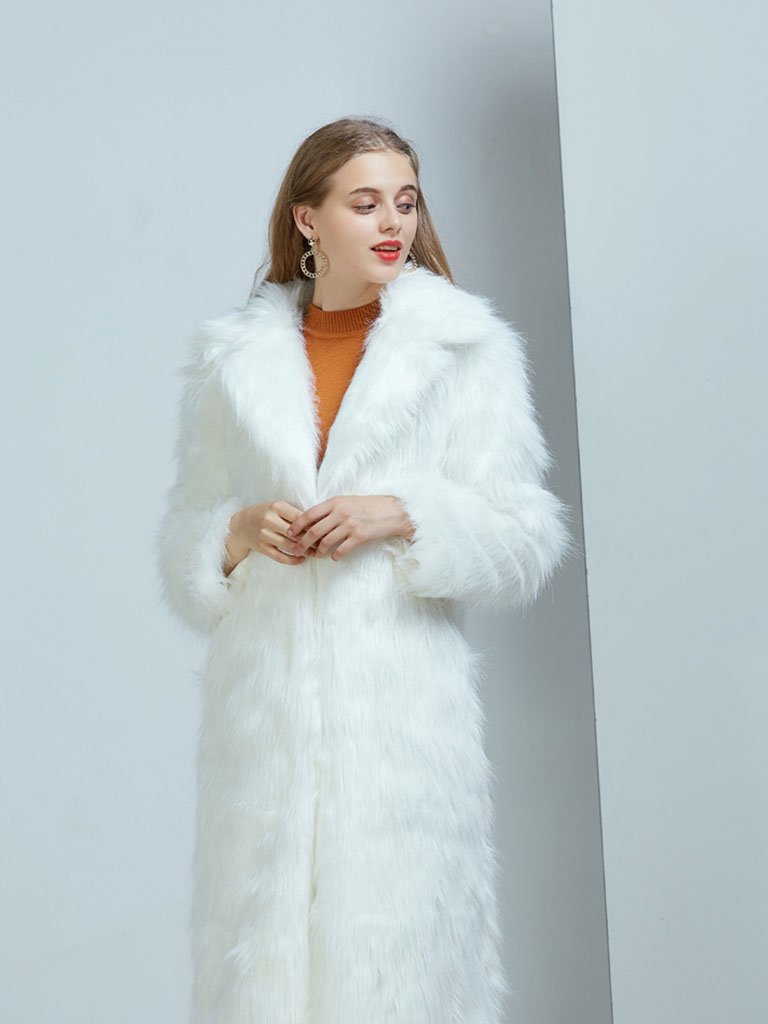 Effortlessly Elegant Coat with a Timeless Design