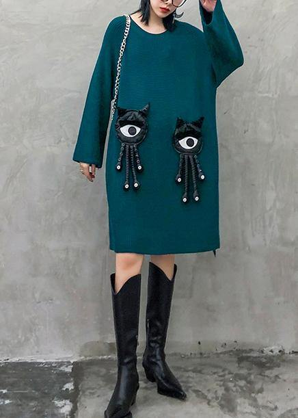 Classic Vintage Sweater with a Flattering Fit