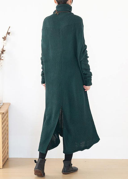Well Tailored Sweater with a Graceful Silhouette
