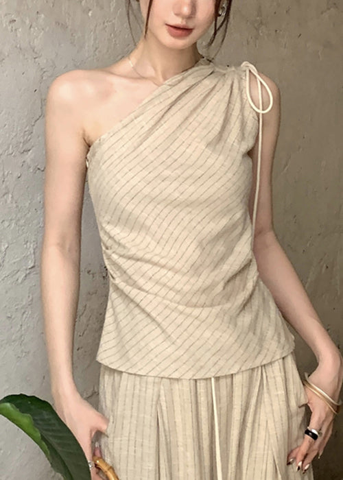Beautifully Finished Top in a Timeless Design