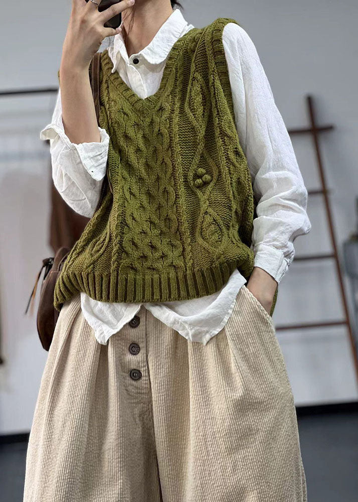 Effortlessly Elegant Garment with a Timeless Design