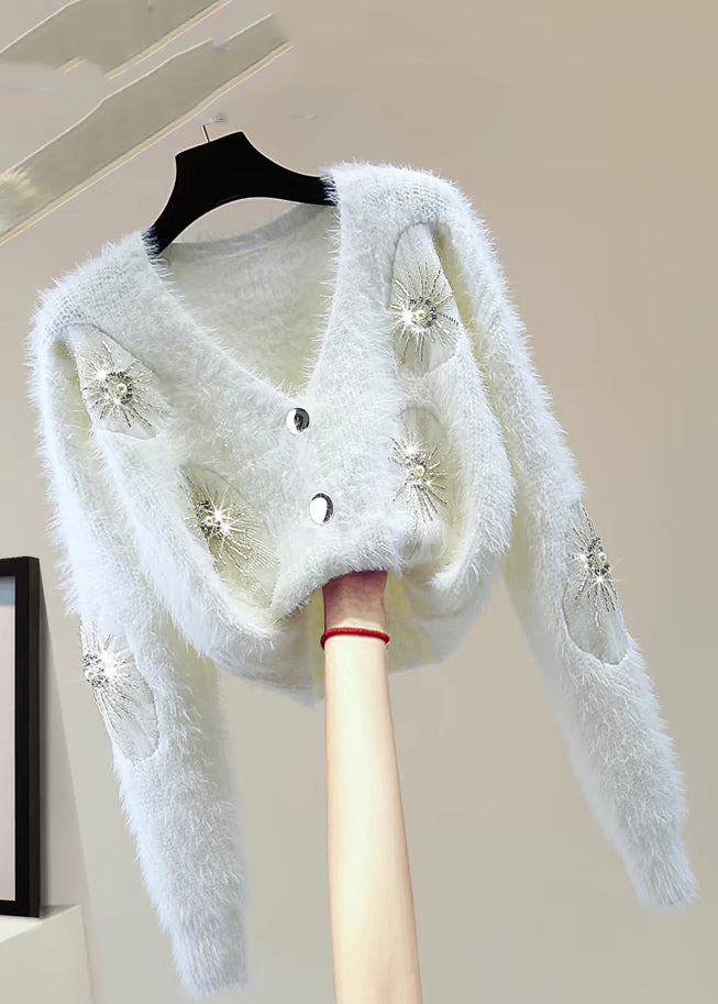 Effortlessly Elegant Sweater with a Timeless Design