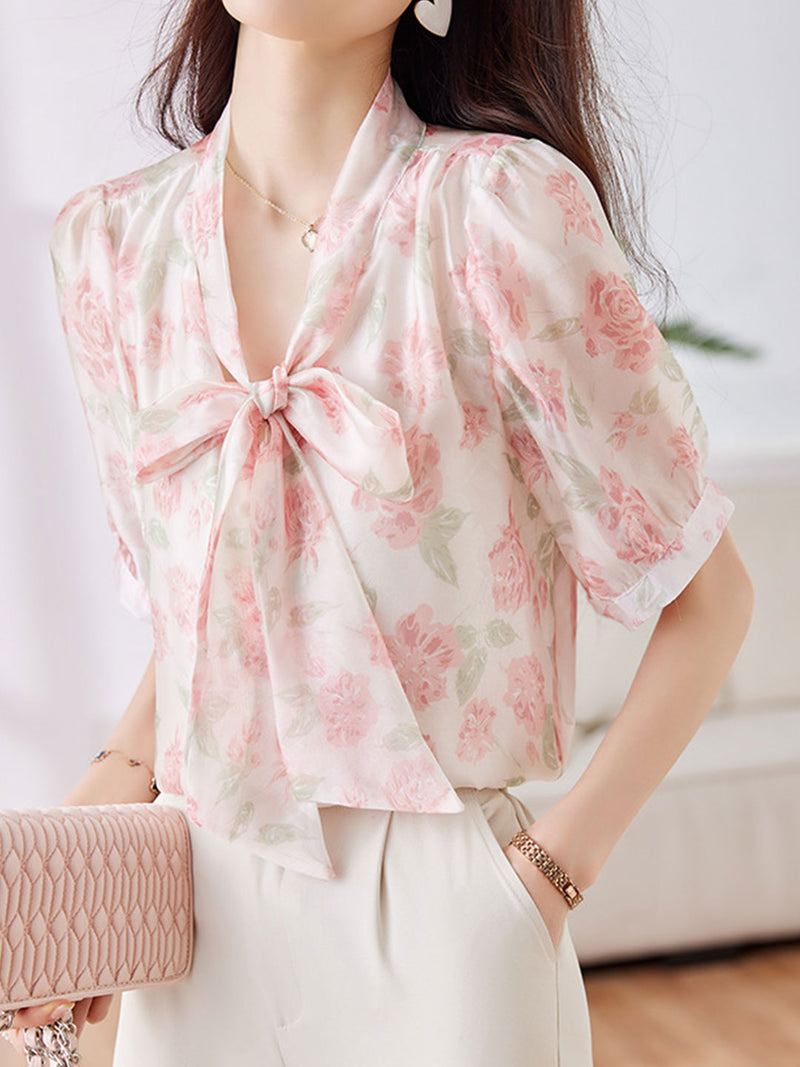 Well Tailored Top with a Graceful Silhouette