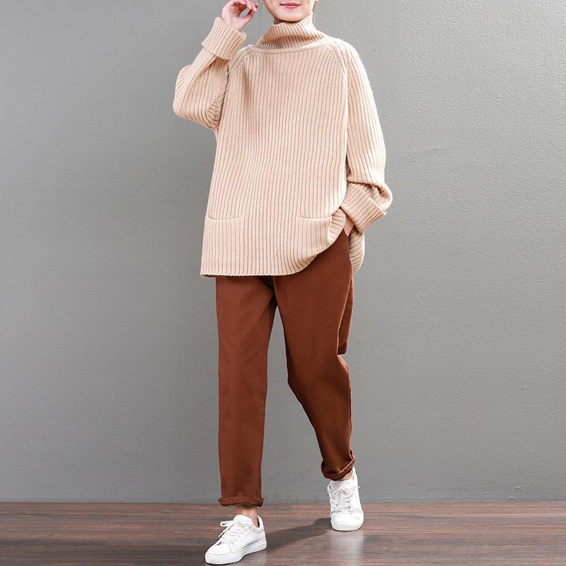 Well Tailored Sweater with a Graceful Silhouette