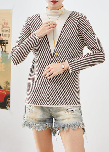 Classic Vintage Sweater with a Flattering Fit